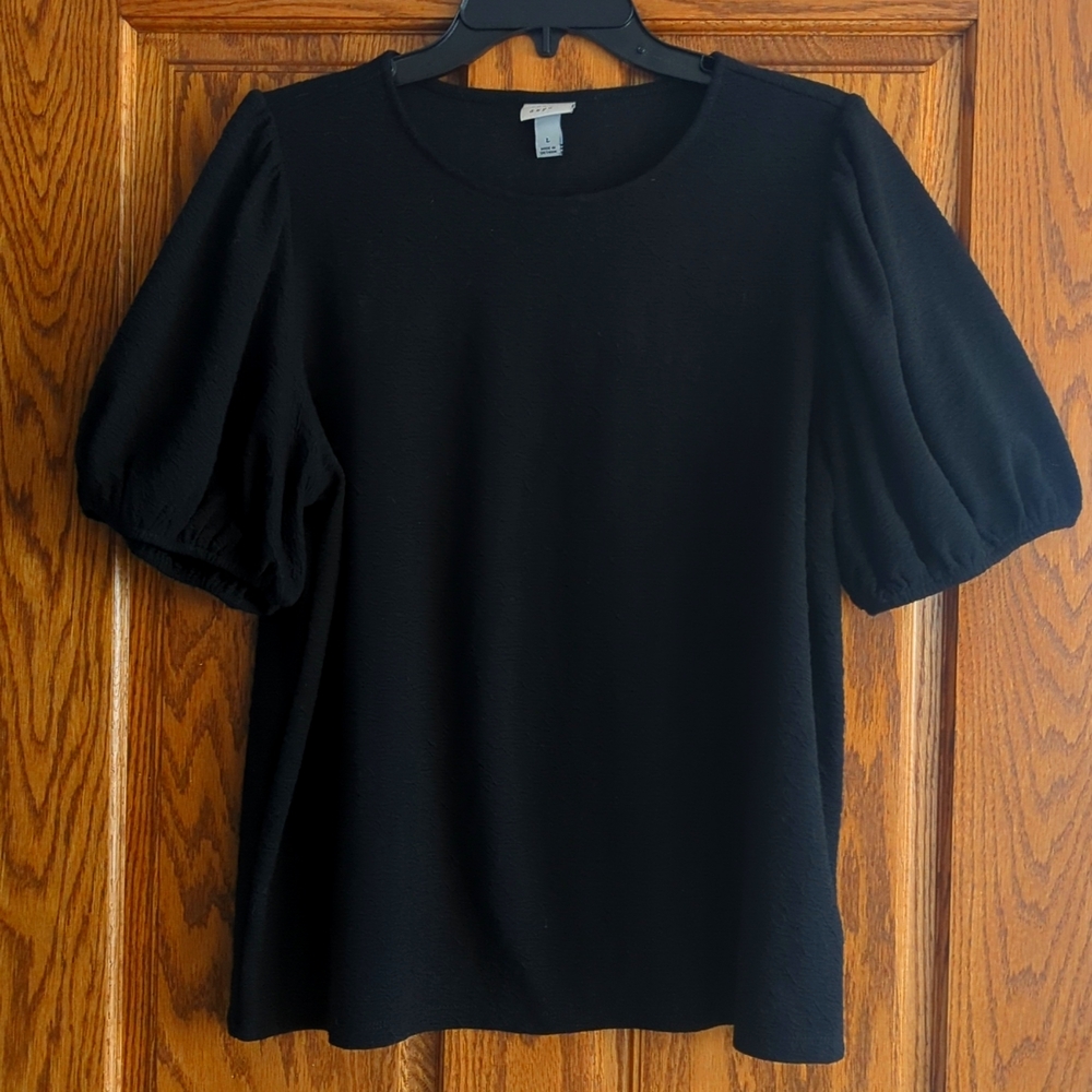 Black balloon sleeve top